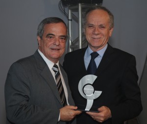 afonso  homenageado pela ascipam